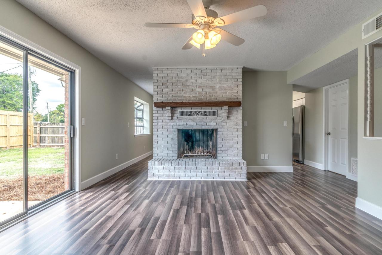 81 8Th Street - Photo 1