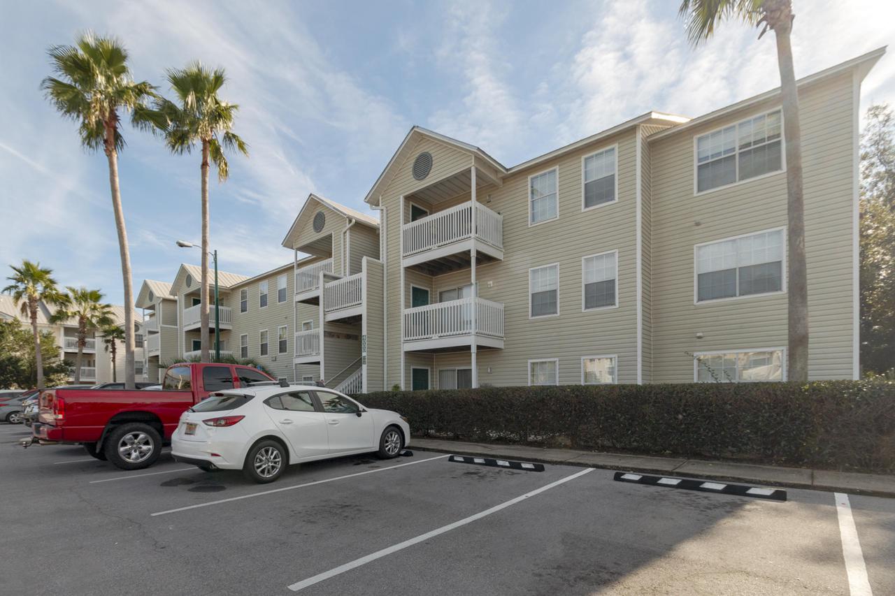 4000 Dancing Cloud Court - Photo 1