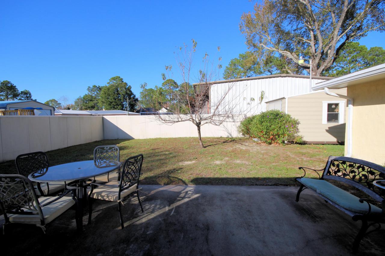715 Woodlawn Avenue - Photo 1