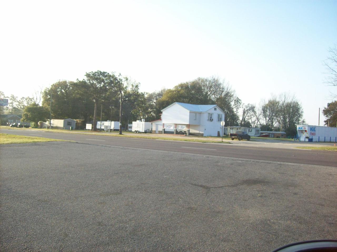 1641 Highway 90 - Photo 1