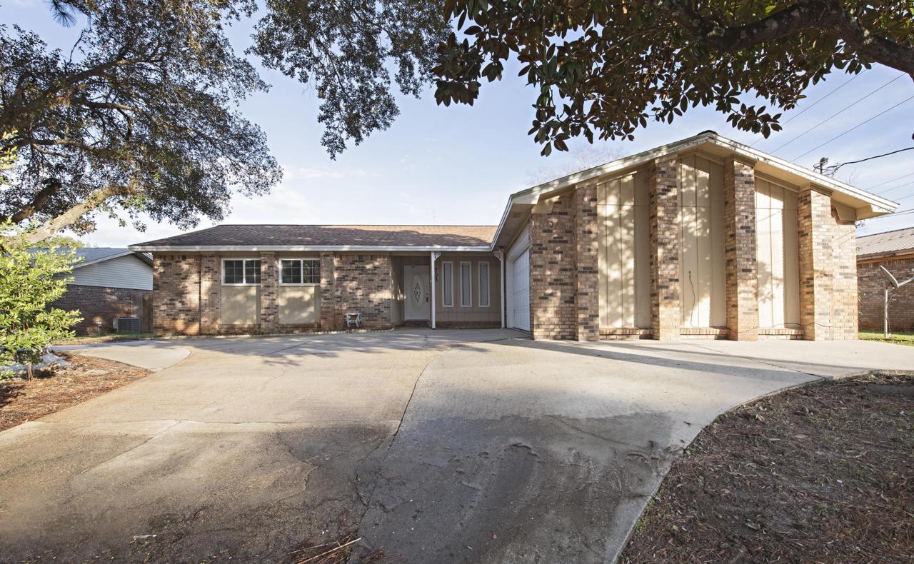 703 Dubois Drive - Photo 1