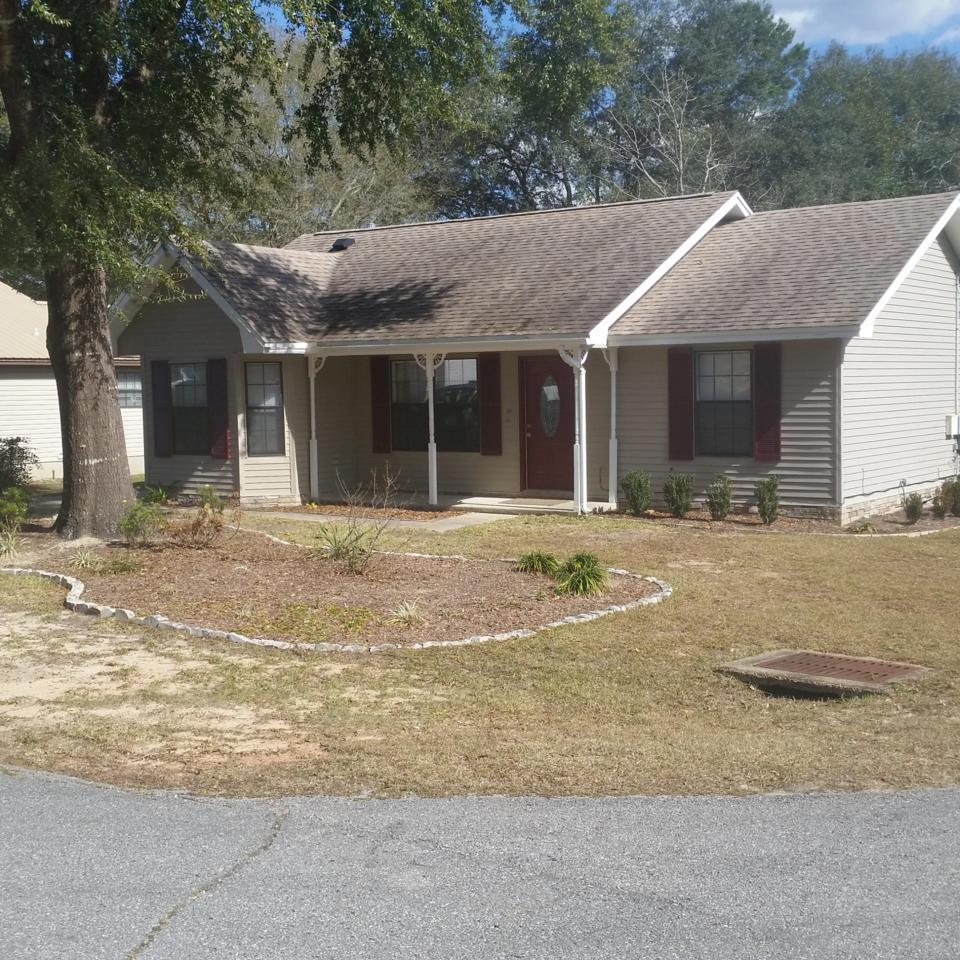 402 Oak Place - Photo 1