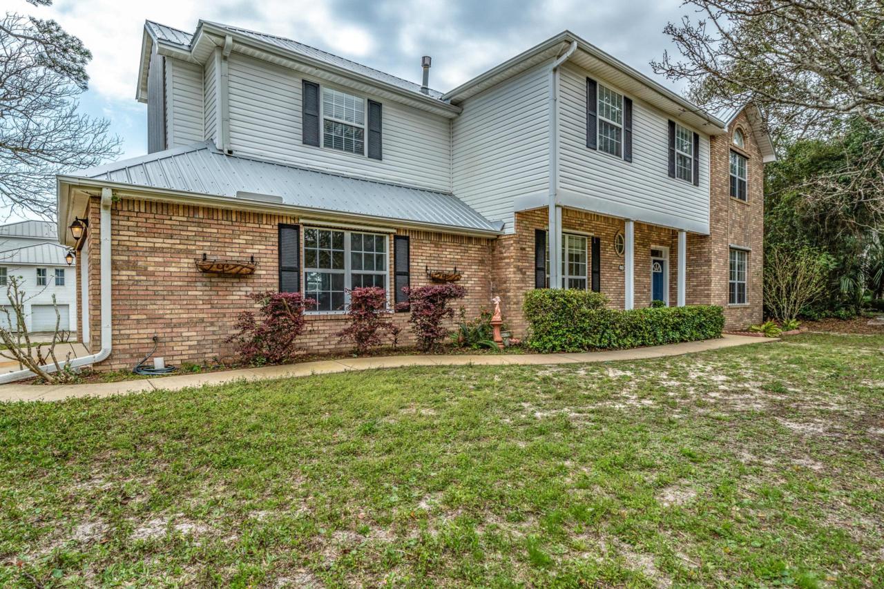 350 Brooks Street - Photo 1