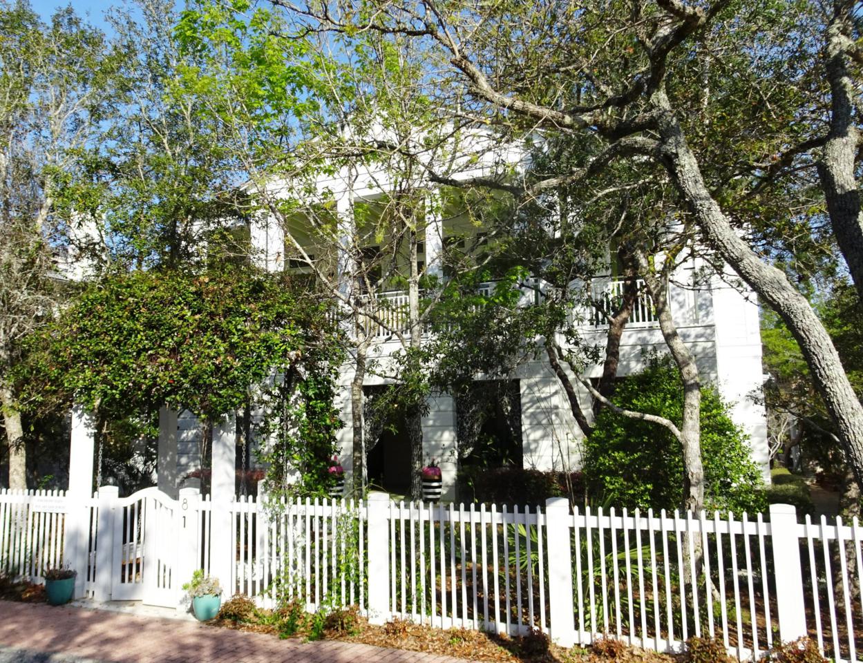 81 Seaside Avenue - Photo 1