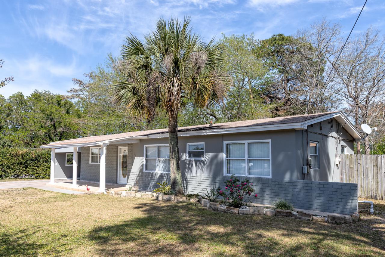 698 Blackstone Road - Photo 1