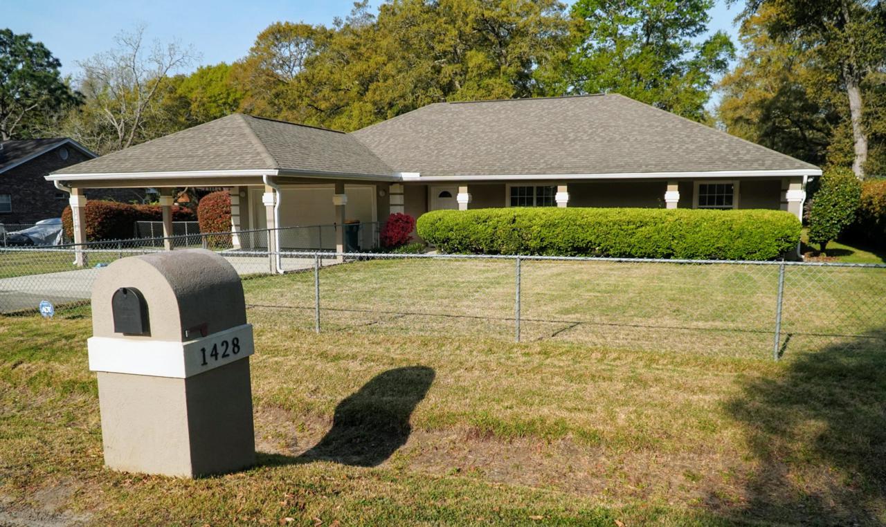 1428 Hickory Street - Photo 1