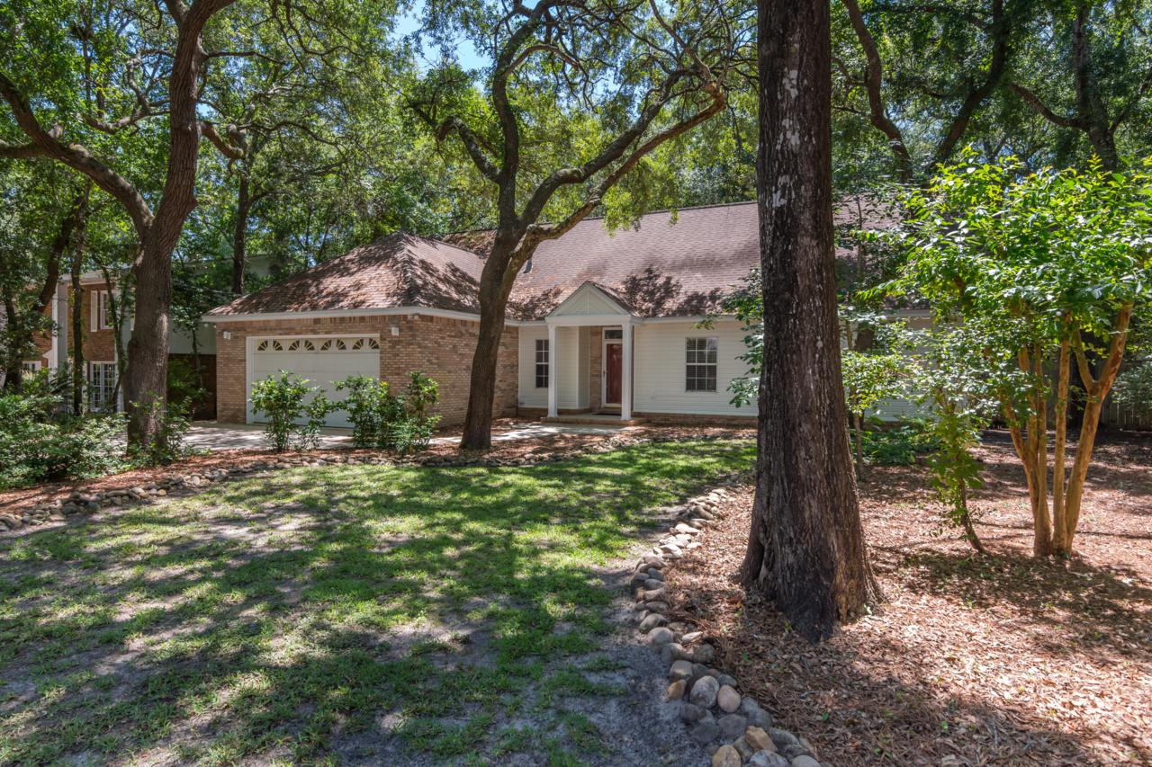 110 Troy Circle - Photo 1