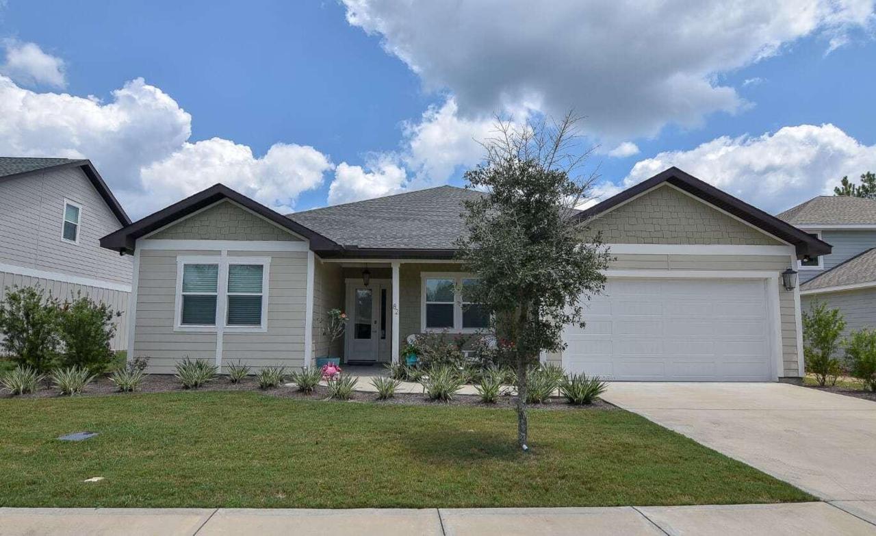 82 Amadeus Avenue - Photo 1