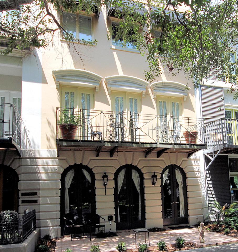 206 Ruskin Place - Photo 1