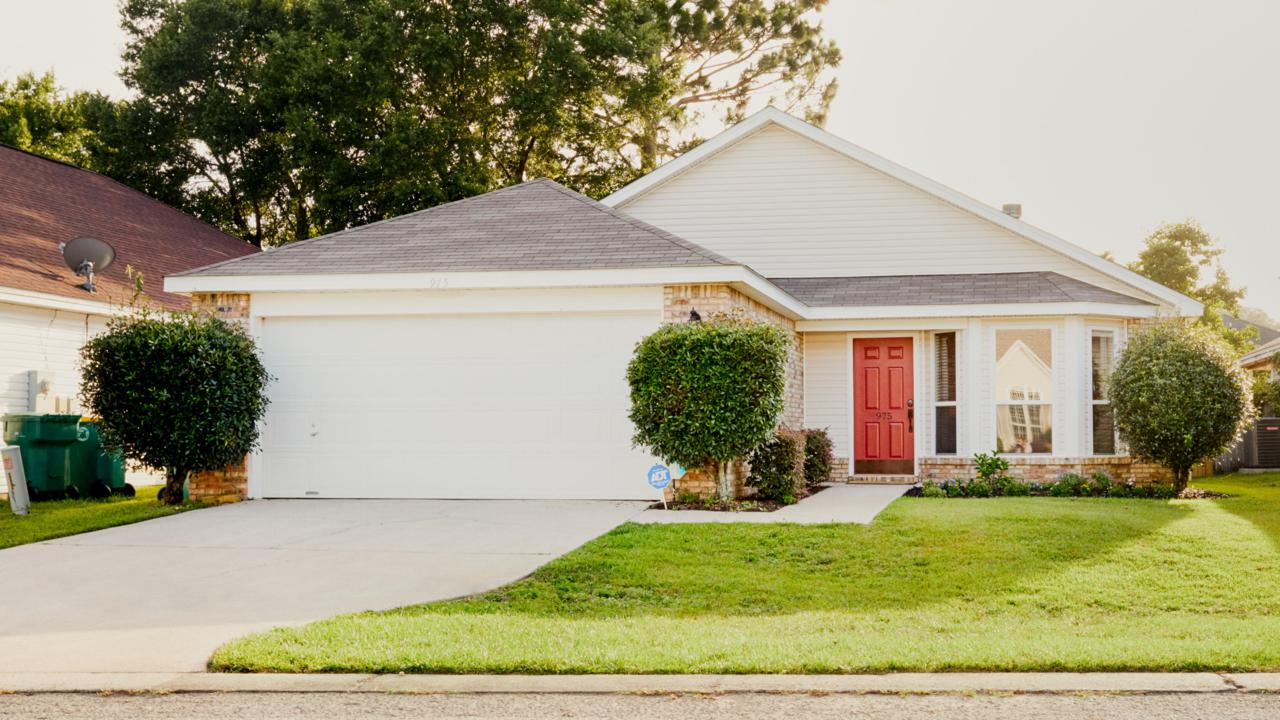 975 Claeven Circle - Photo 1
