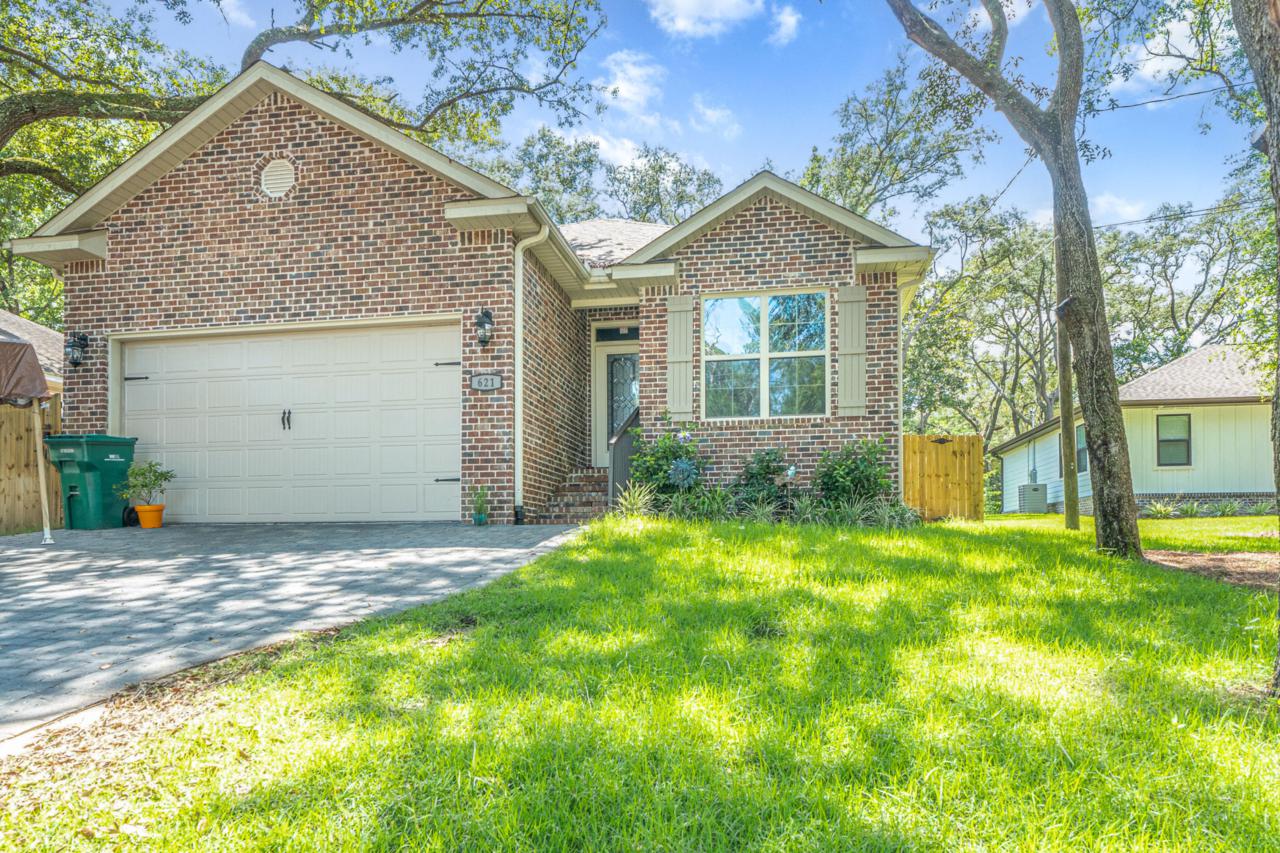 621 ivy Avenue - Photo 1