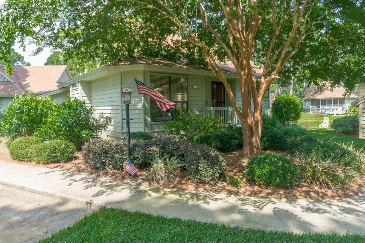185 Cove Drive - Photo 1