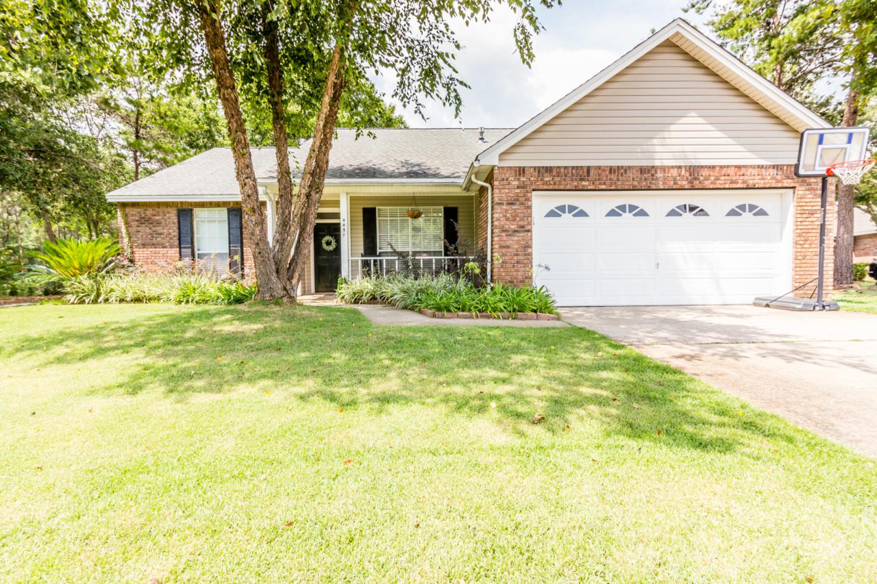 4451 Parkwood Square - Photo 1