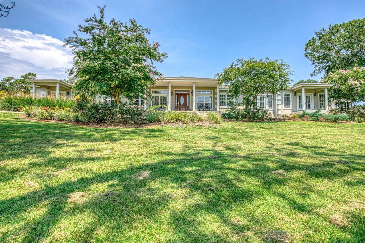 2033 James Lee Boulevard - Photo 1