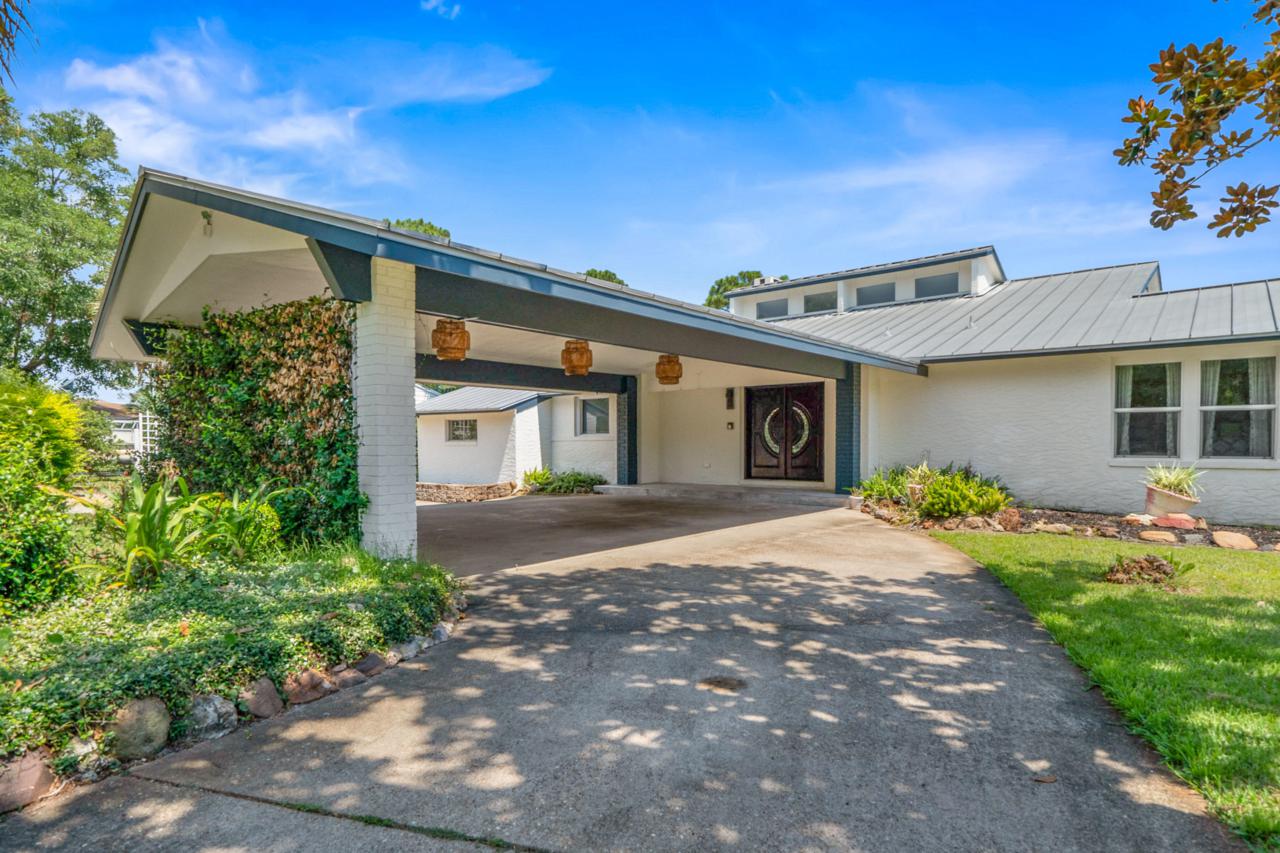 243 Beachview Drive - Photo 1