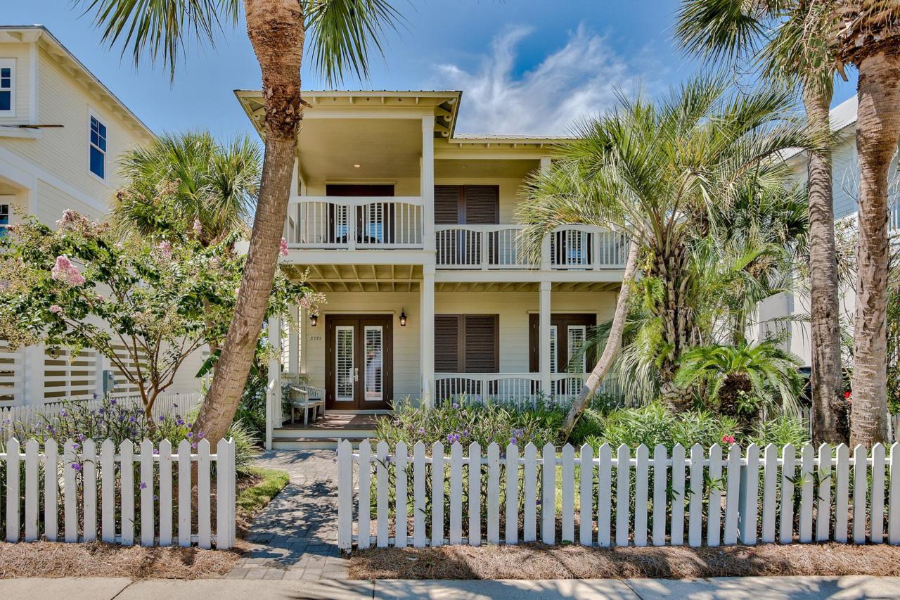 3592 Waverly Circle - Photo 1