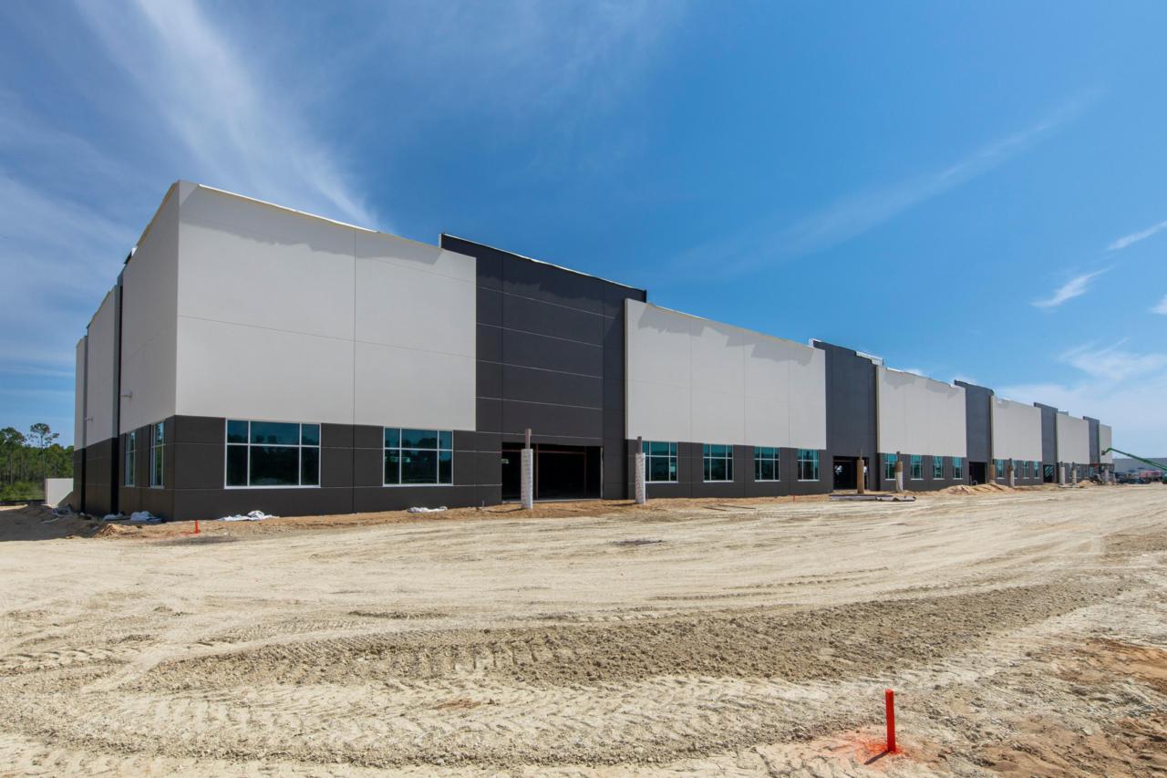 5821 Venture Crossings Boulevard - Photo 1
