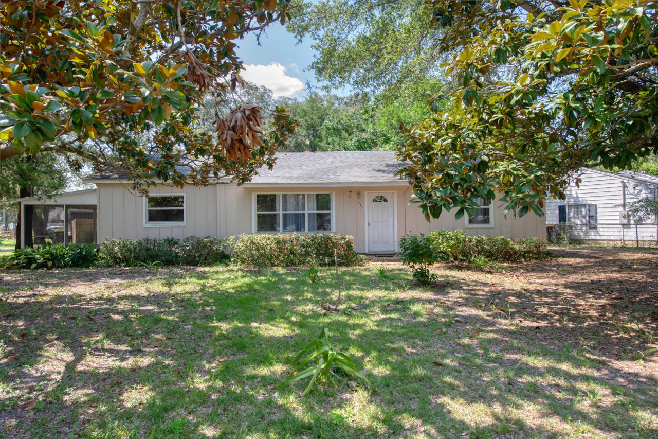 104 Hummingbird Avenue - Photo 1