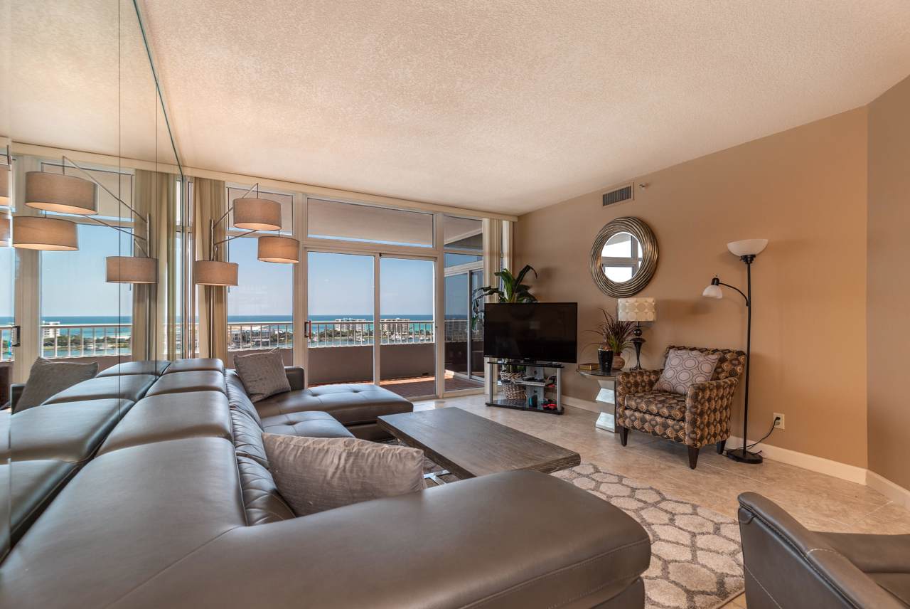 320 Harbor Boulevard - Photo 1