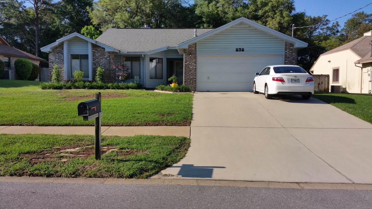 232 Karen Court - Photo 1