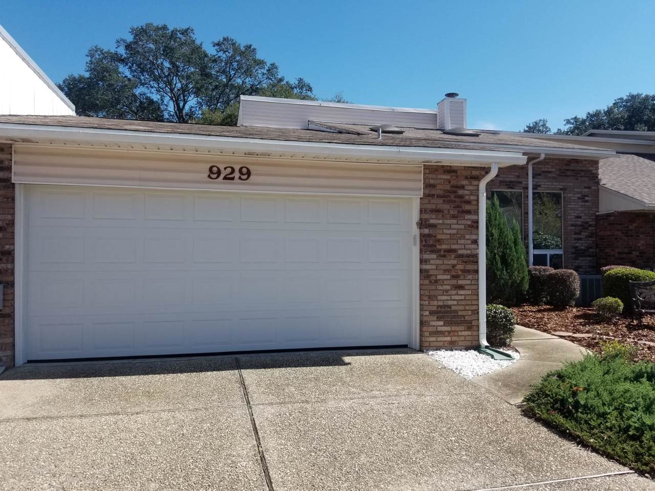 929 Holbrook Circle - Photo 1