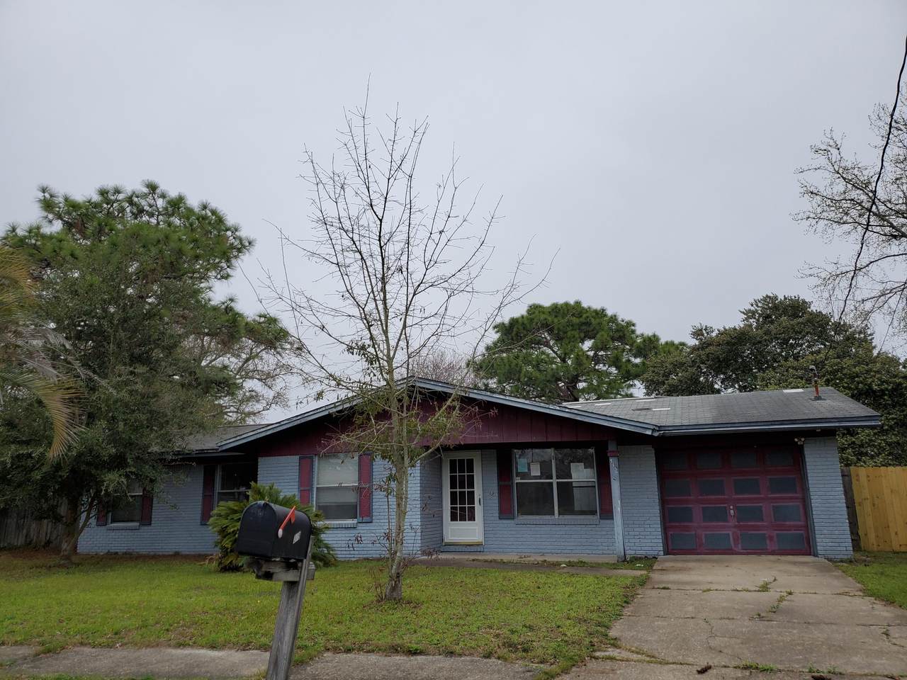 319 Sikes Circle - Photo 1