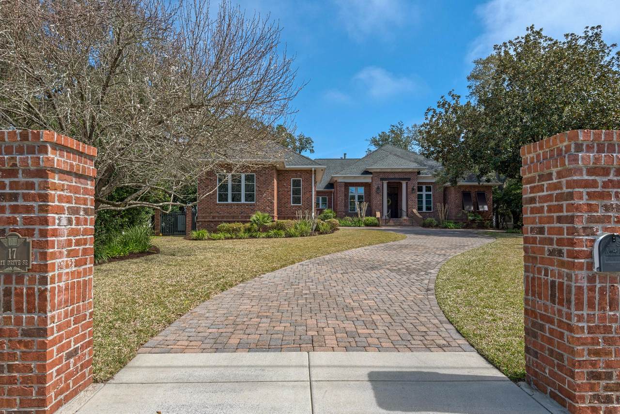 17 Bay Drive - Photo 1