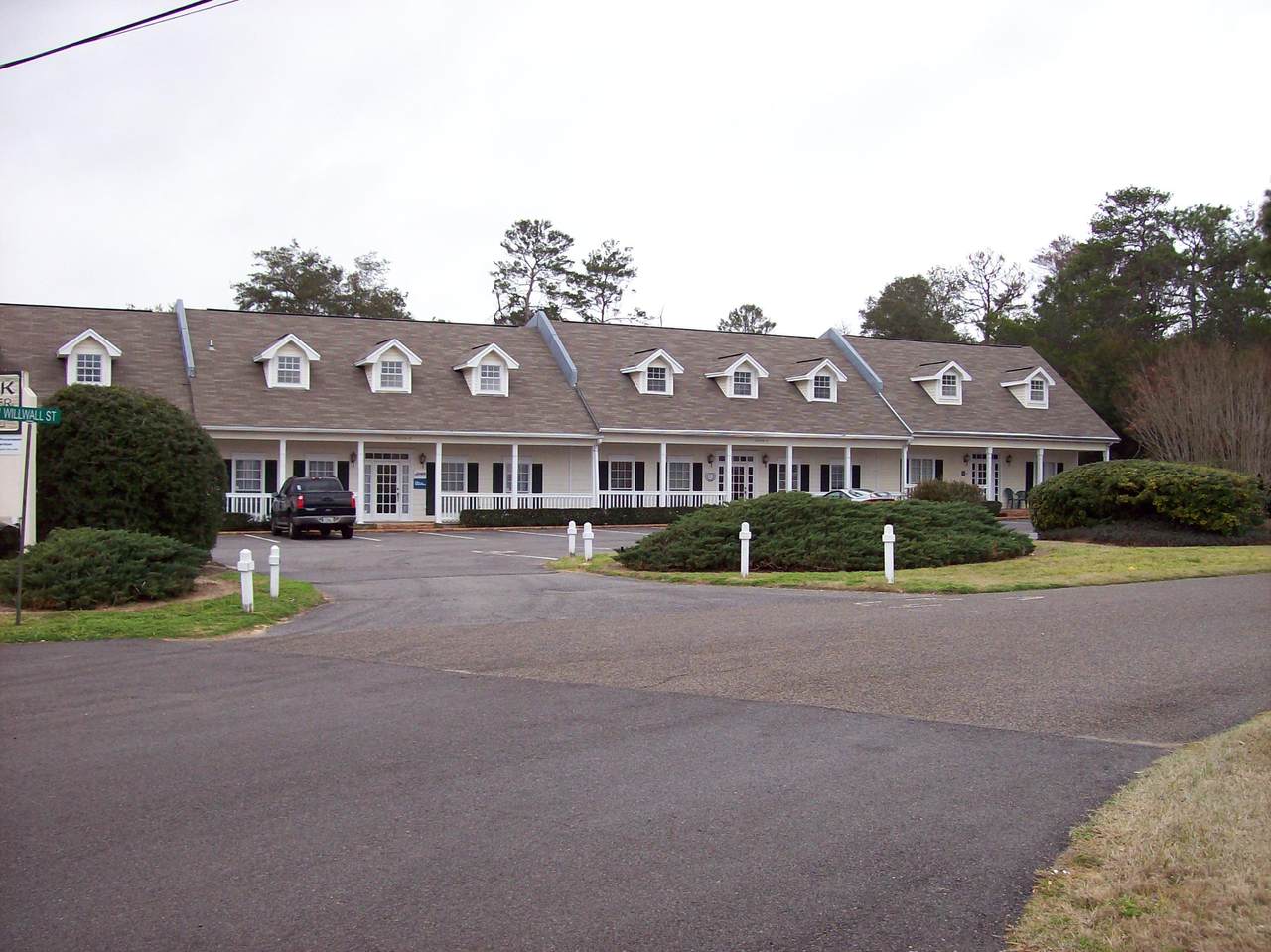 1982 Lewis Turner Boulevard - Photo 1