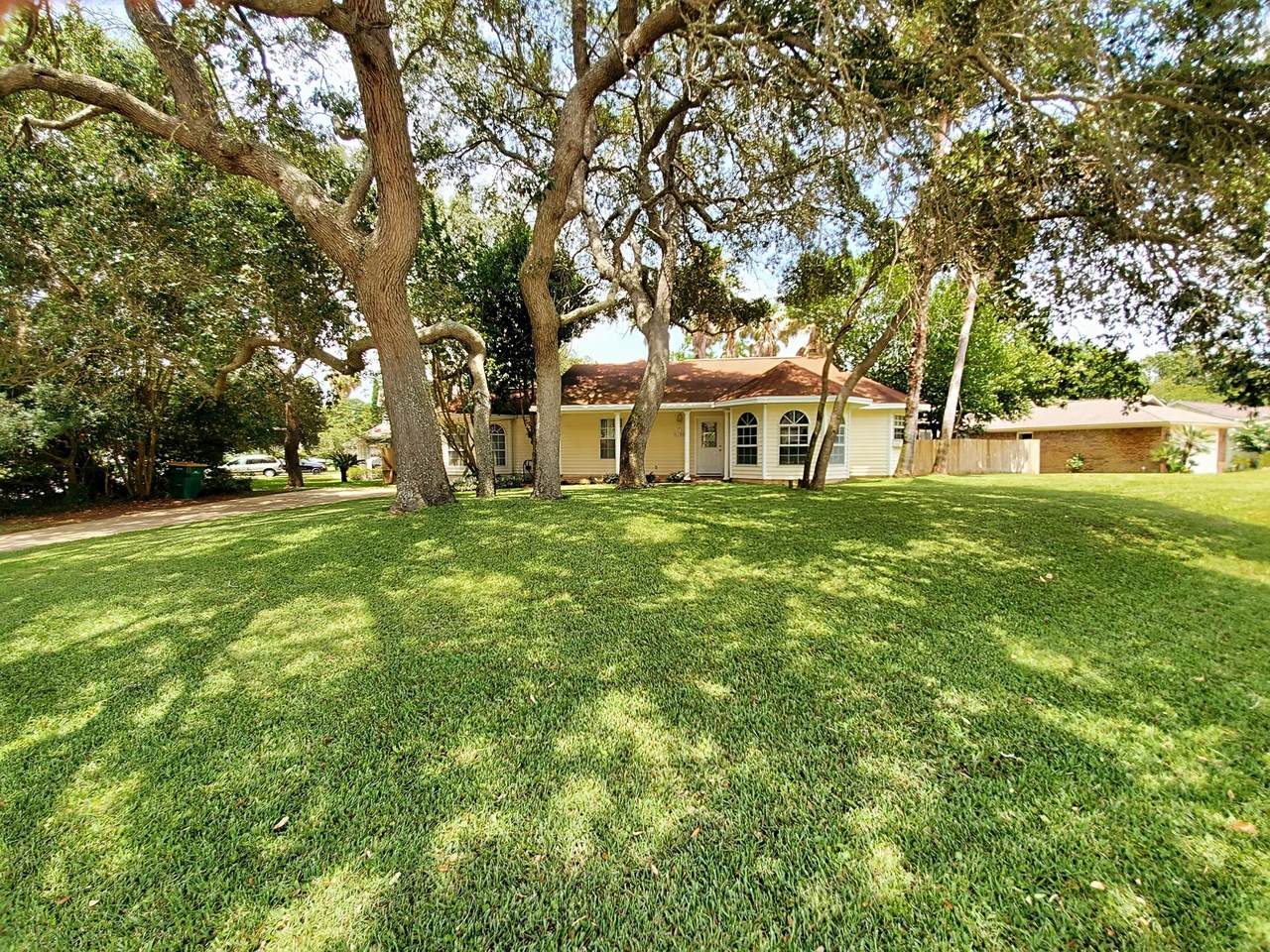 1151 Bay Court - Photo 1
