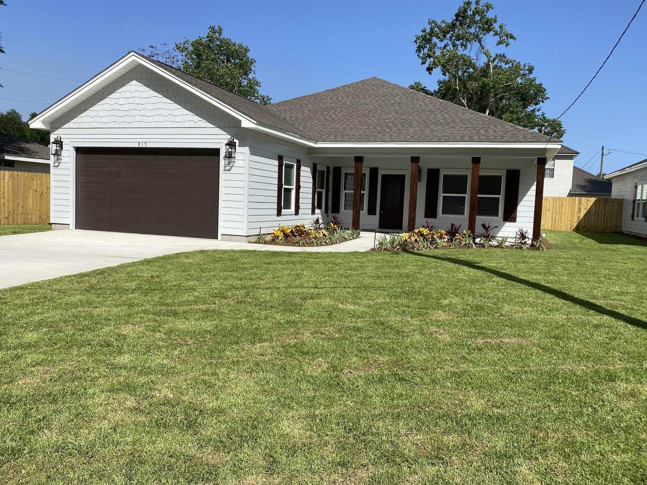 917 Lois Street - Photo 1