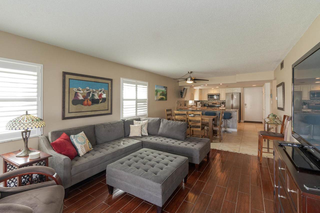 909 Santa Rosa Boulevard - Photo 1