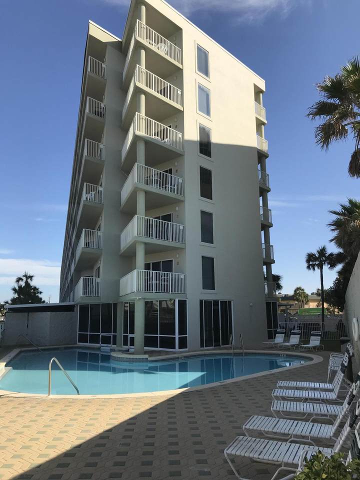 895 Santa Rosa Boulevard - Photo 1
