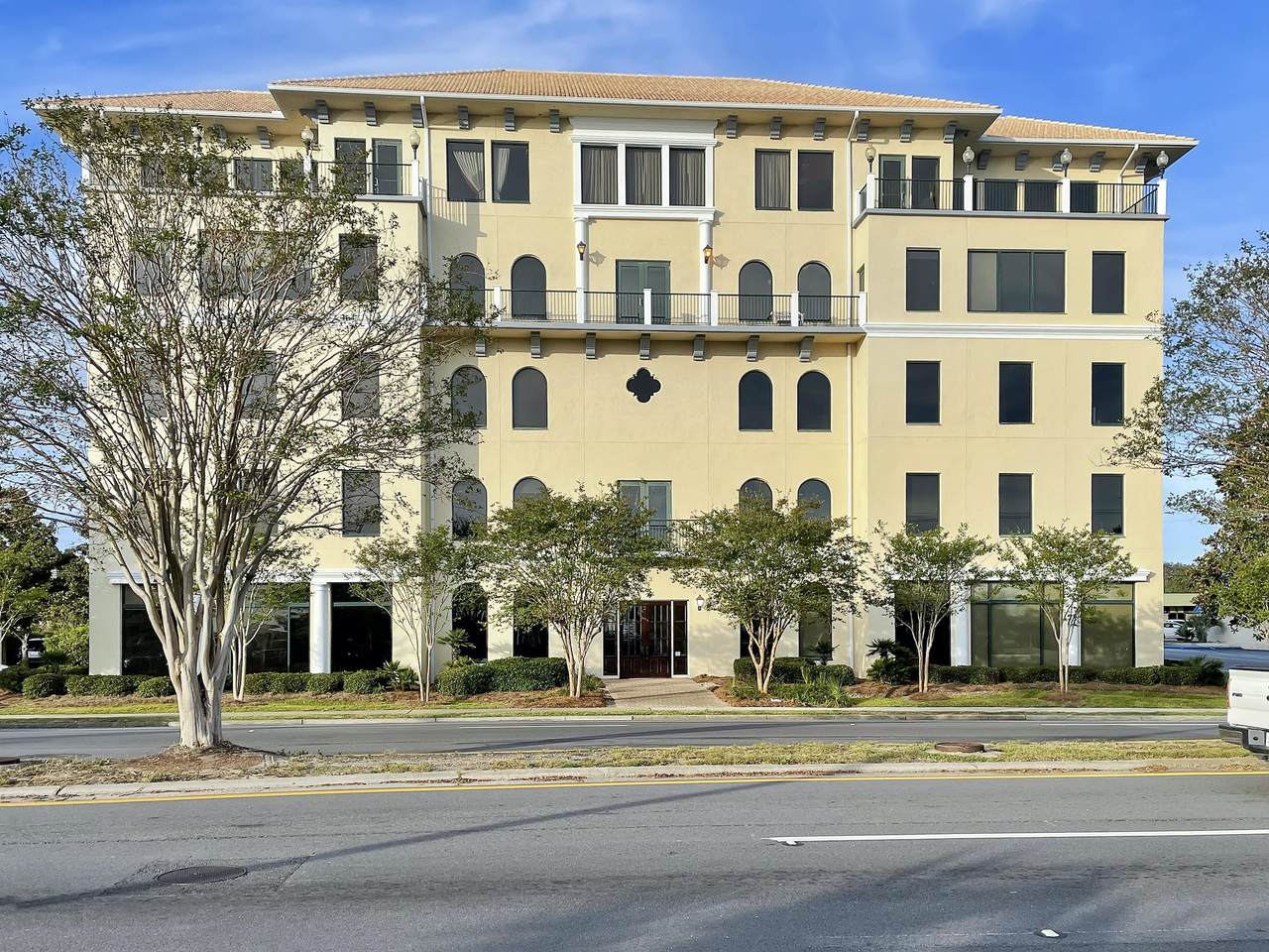 543 Harbor Boulevard - Photo 1