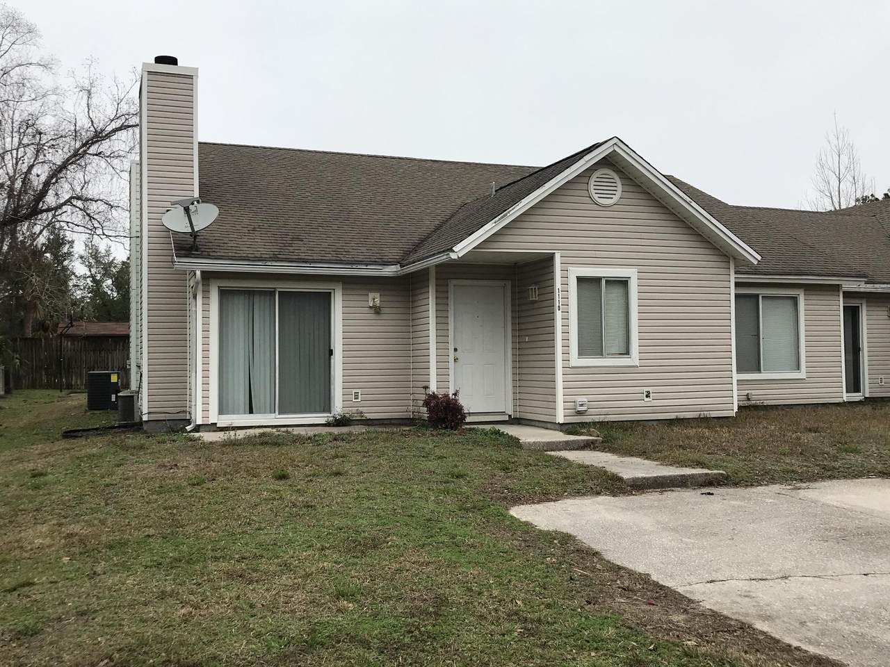 1110 Pineview Boulevard - Photo 1