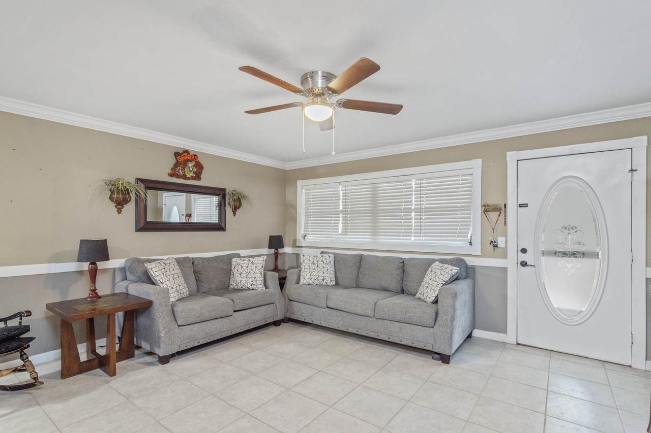 515 Robinson Avenue - Photo 1