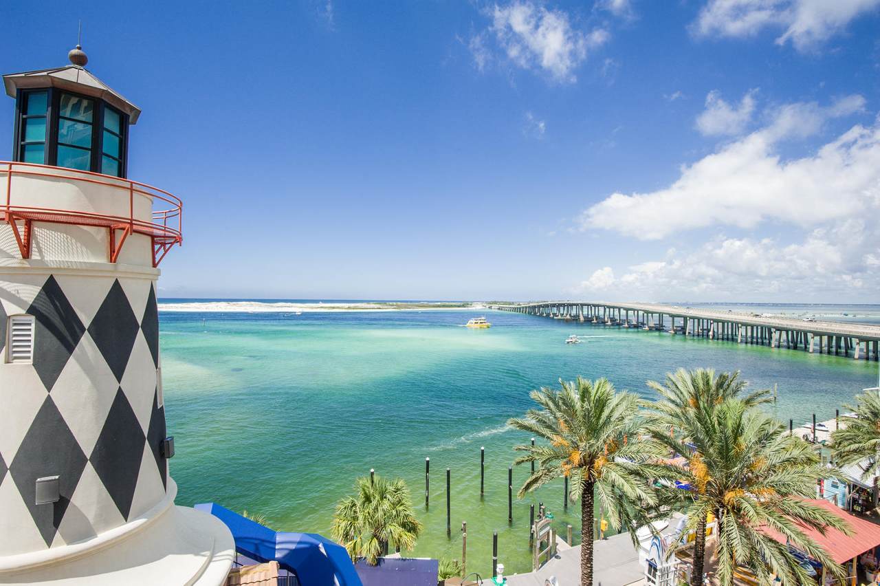 10 Harbor Boulevard - Photo 1
