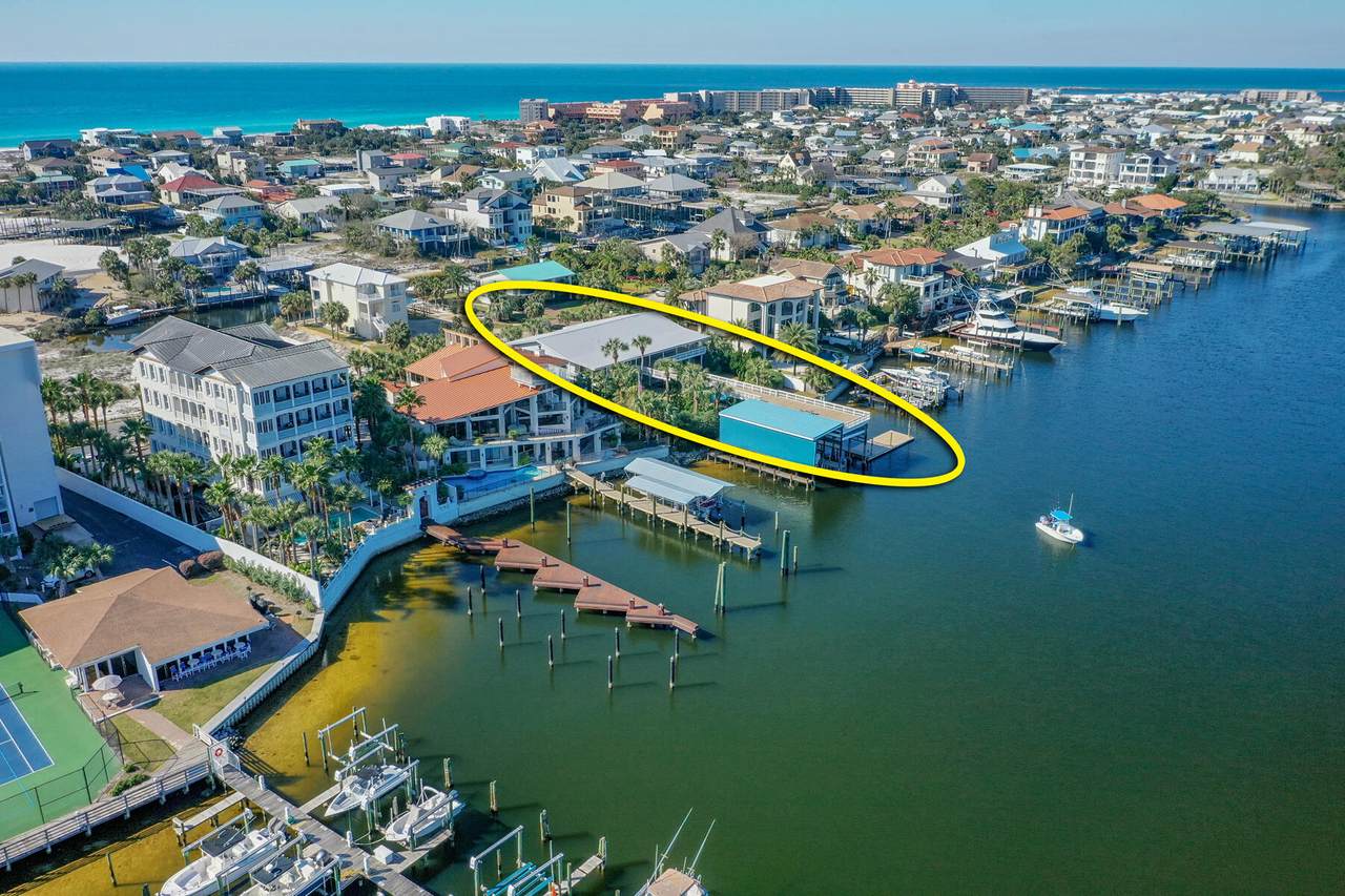621 Lagoon Drive - Photo 1