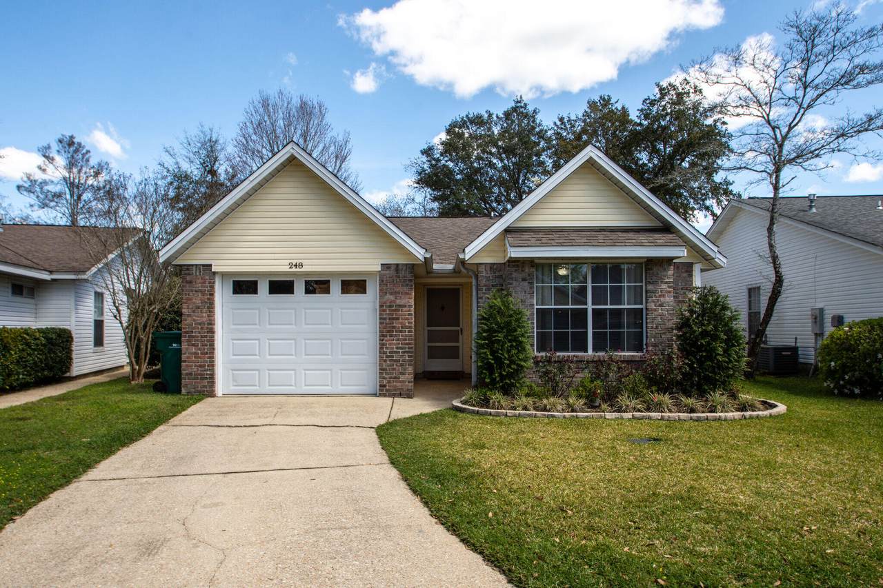 248 Parkwood Circle - Photo 1
