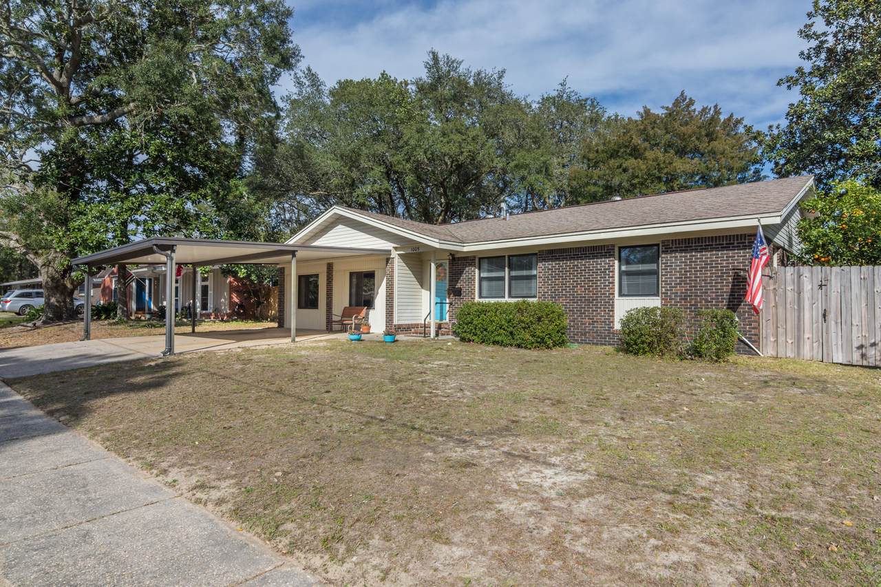 1005 Julia Avenue - Photo 1