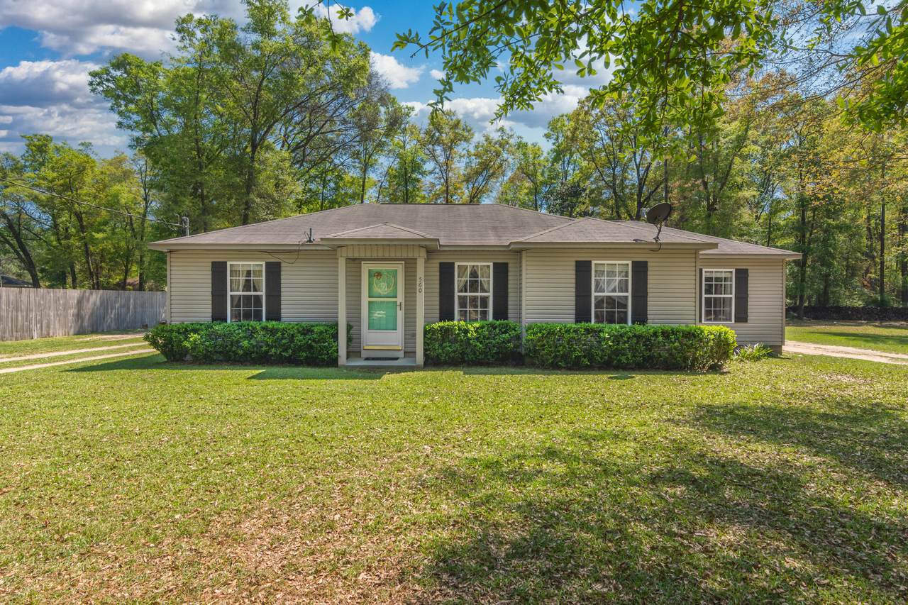 560 Autumn Avenue - Photo 1