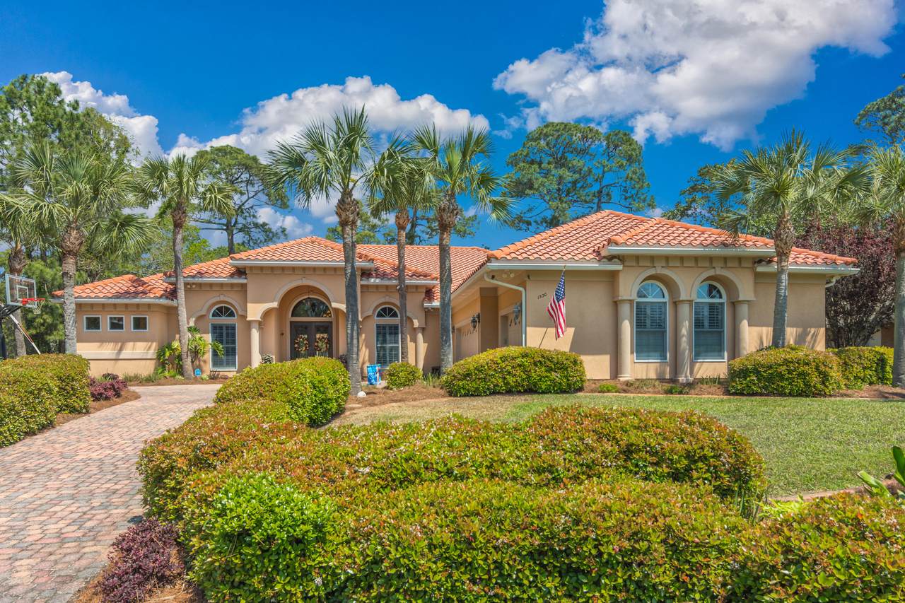 1530 Glenlake Circle - Photo 1