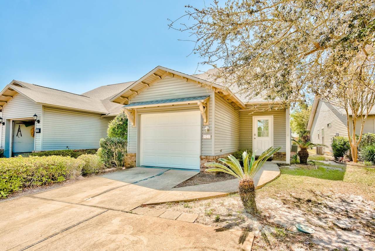 241 Via Largo - Photo 1