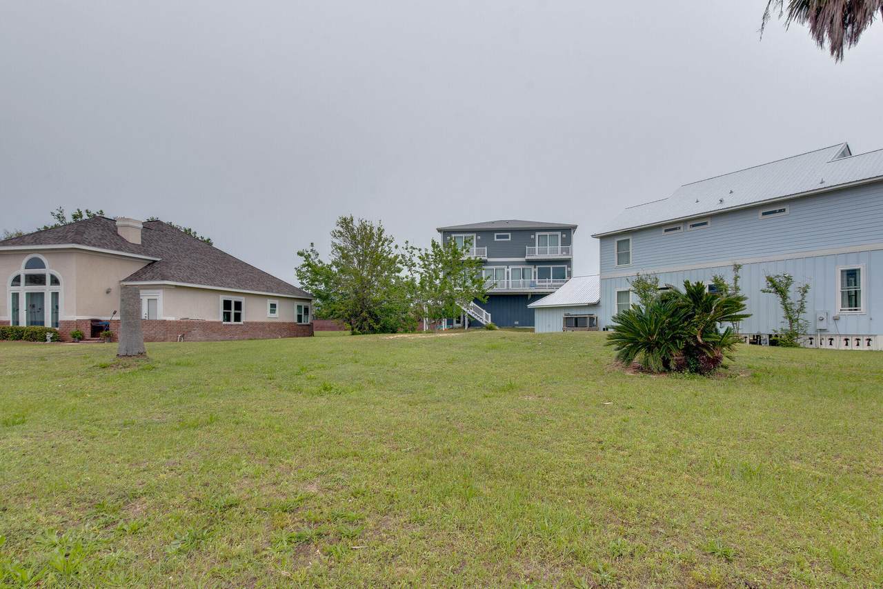 42 Bayshore Drive - Photo 1