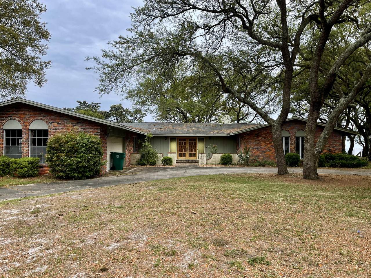 11 Country Club Road - Photo 1