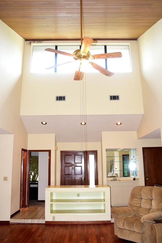 118 Gleneagles Drive - Photo 1