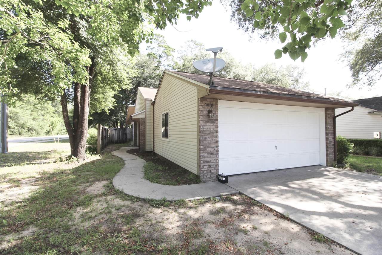 3901 Summerwood Court - Photo 1