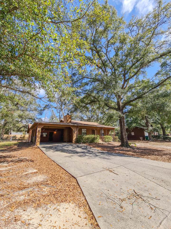 276 Oakview Place - Photo 1