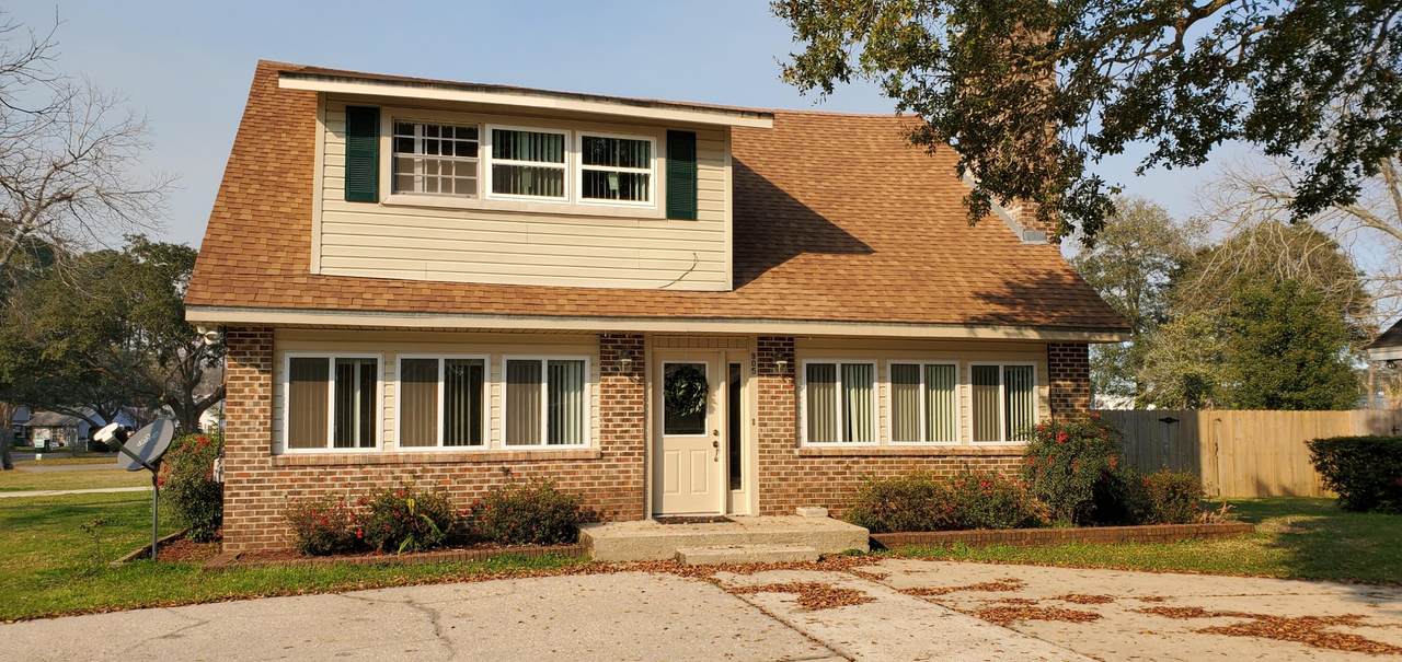 905 Cloverdale Court - Photo 1