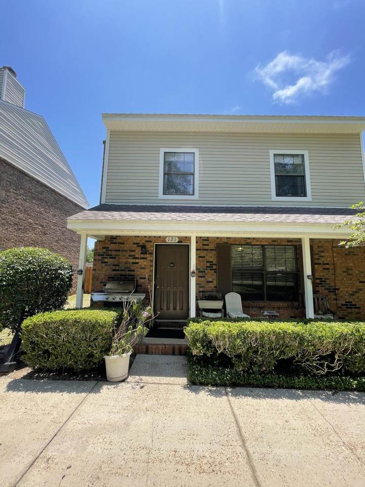 121 4Th Avenue - Photo 1
