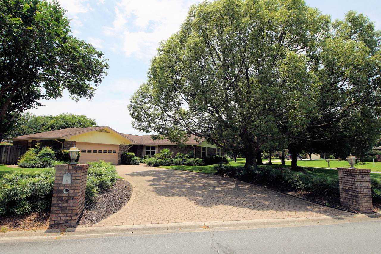 128 Lake Lorraine Circle - Photo 1